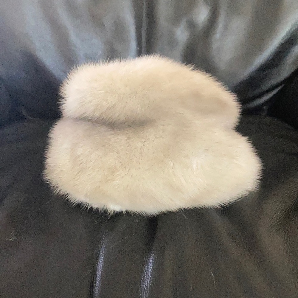 Vintage Jordan marsh real mink hat.